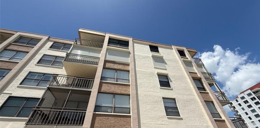 Condo in Saint Petersburg, Florida, 1 bedroom № 2205840
