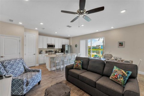 Townhouse in Kissimmee, Florida 3 bedrooms, 143.53 sq.m. № 1786413 - photo 6