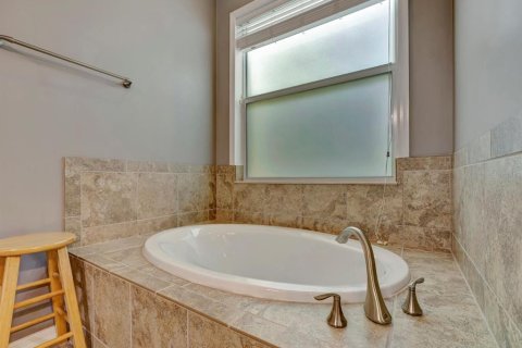 House in Bradenton, Florida 3 bedrooms, 188.96 sq.m. № 2200343 - photo 28