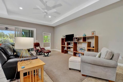 House in Bradenton, Florida 3 bedrooms, 188.96 sq.m. № 2200343 - photo 8