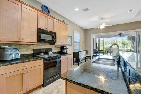 House in Bradenton, Florida 3 bedrooms, 188.96 sq.m. № 2200343 - photo 15