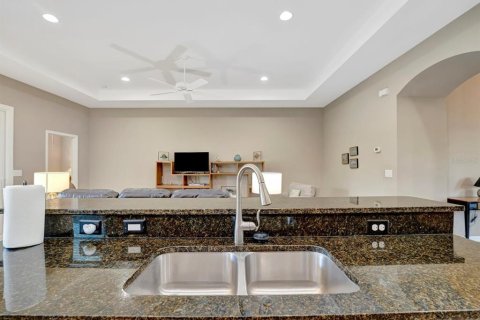 House in Bradenton, Florida 3 bedrooms, 188.96 sq.m. № 2200343 - photo 18