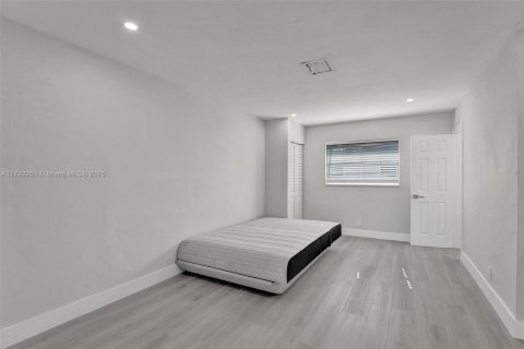 Commercial property in Hollywood, Florida 204.38 sq.m. № 1977941 - photo 24