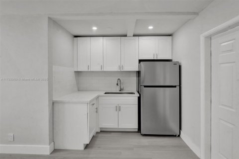 Commercial property in Hollywood, Florida 204.38 sq.m. № 1977941 - photo 27