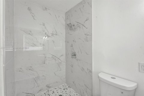 Commercial property in Hollywood, Florida 204.38 sq.m. № 1977941 - photo 21