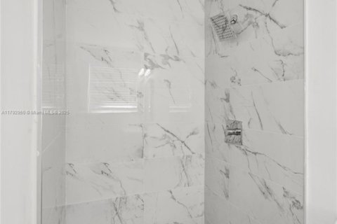 Commercial property in Hollywood, Florida 204.38 sq.m. № 1977941 - photo 20