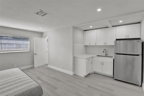 Commercial property in Hollywood, Florida 204.38 sq.m. № 1977941 - photo 26