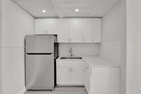 Commercial property in Hollywood, Florida 204.38 sq.m. № 1977941 - photo 17