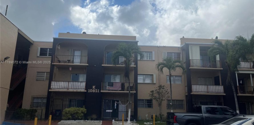 Condo à Sweetwater, Floride, 2 chambres  № 2059753