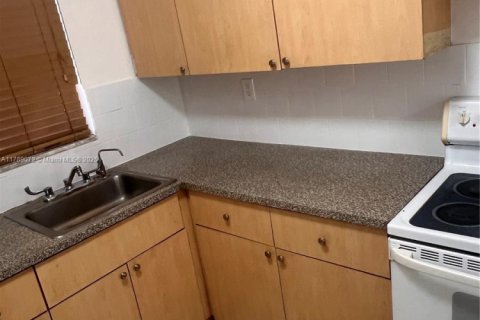 Copropriété à vendre à Sweetwater, Floride: 2 chambres, 66.89 m2 № 2059753 - photo 5