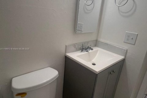 Copropriété à vendre à Sweetwater, Floride: 2 chambres, 66.89 m2 № 2059753 - photo 10