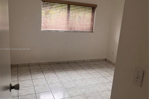 Copropriété à vendre à Sweetwater, Floride: 2 chambres, 66.89 m2 № 2059753 - photo 7