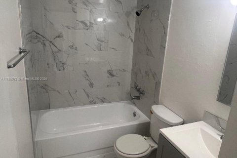 Copropriété à vendre à Sweetwater, Floride: 2 chambres, 66.89 m2 № 2059753 - photo 11