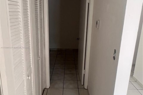 Copropriété à vendre à Sweetwater, Floride: 2 chambres, 66.89 m2 № 2059753 - photo 8