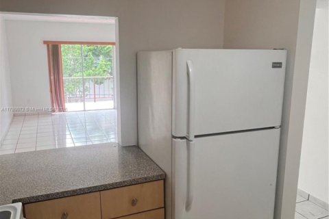 Copropriété à vendre à Sweetwater, Floride: 2 chambres, 66.89 m2 № 2059753 - photo 6