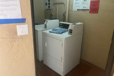 Copropriété à vendre à Sweetwater, Floride: 2 chambres, 66.89 m2 № 2059753 - photo 14