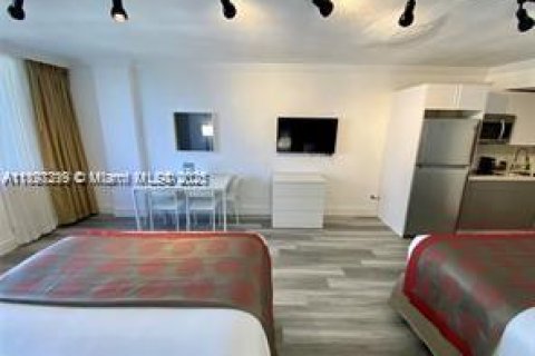Condo in Sunny Isles Beach, Florida  № 1948852 - photo 5