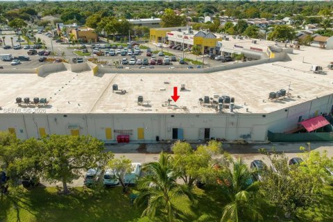 Купить коммерческую недвижимость в Майами, Флорида № 2020888 - фото 25