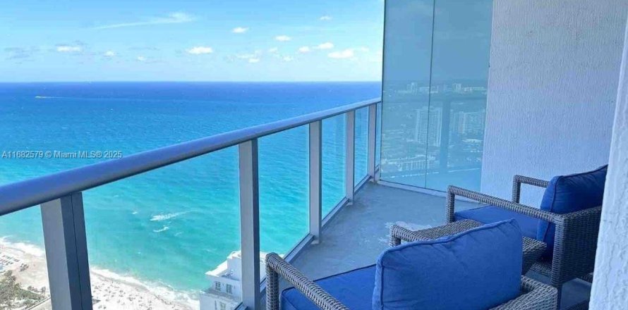 Condominio en Hollywood, Florida, 1 dormitorio № 1889938