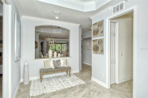 House in LAKEWOOD NATIONAL in Lakewood Ranch, Florida 3 bedrooms, 208.66 sq.m. № 214379 - photo 8