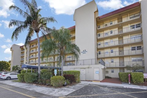 Condo in Lake Worth, Florida, 2 bedrooms № 2248680 - photo 2