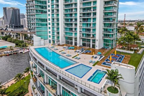 Condominio en Miami, Florida, 2 dormitorios  № 2270959
