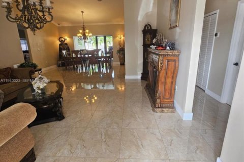 House in Miami, Florida 3 bedrooms, 161.37 sq.m. № 2000643 - photo 29