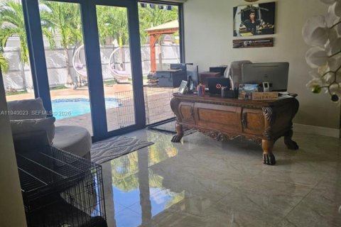House in Miami, Florida 3 bedrooms, 161.37 sq.m. № 2000643 - photo 27