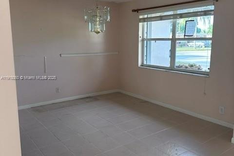 House in Margate, Florida 3 bedrooms, 148.27 sq.m. № 1972966 - photo 9