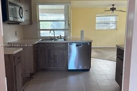 House in Margate, Florida 3 bedrooms, 148.27 sq.m. № 1972966 - photo 11