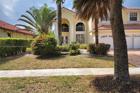 House in Boca Raton, Florida 4 bedrooms, 299.61 sq.m. № 1802481 - photo 2