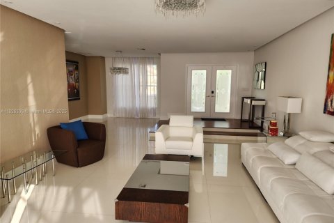 House in Boca Raton, Florida 4 bedrooms, 299.61 sq.m. № 1802481 - photo 4