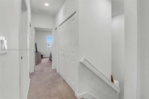 Touwnhouse à vendre à Miami, Floride: 3 chambres, 133.97 m2 № 1929447 - photo 19