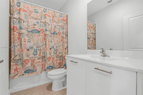 Touwnhouse à vendre à Miami, Floride: 3 chambres, 133.97 m2 № 1929447 - photo 13