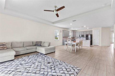 House in ESTATES AT LAKEVIEW PRESERVE in Winter Garden, Florida 3 bedrooms, 203.46 sq.m. № 1907768 - photo 12