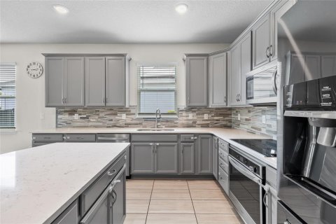 House in ESTATES AT LAKEVIEW PRESERVE in Winter Garden, Florida 3 bedrooms, 203.46 sq.m. № 1907768 - photo 8