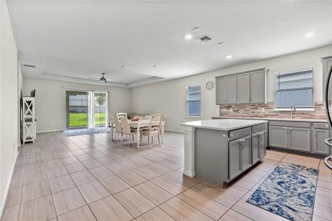 House in ESTATES AT LAKEVIEW PRESERVE in Winter Garden, Florida 3 bedrooms, 203.46 sq.m. № 1907768 - photo 5