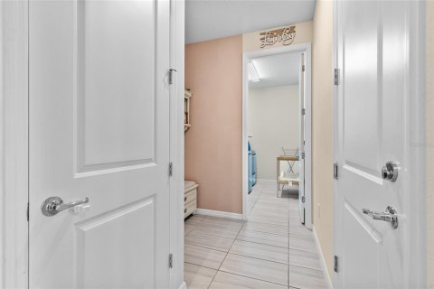 House in ESTATES AT LAKEVIEW PRESERVE in Winter Garden, Florida 3 bedrooms, 203.46 sq.m. № 1907768 - photo 16