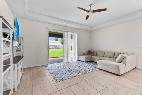 House in ESTATES AT LAKEVIEW PRESERVE in Winter Garden, Florida 3 bedrooms, 203.46 sq.m. № 1907768 - photo 11