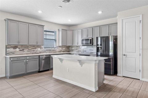 House in ESTATES AT LAKEVIEW PRESERVE in Winter Garden, Florida 3 bedrooms, 203.46 sq.m. № 1907768 - photo 6