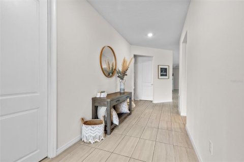 House in ESTATES AT LAKEVIEW PRESERVE in Winter Garden, Florida 3 bedrooms, 203.46 sq.m. № 1907768 - photo 4