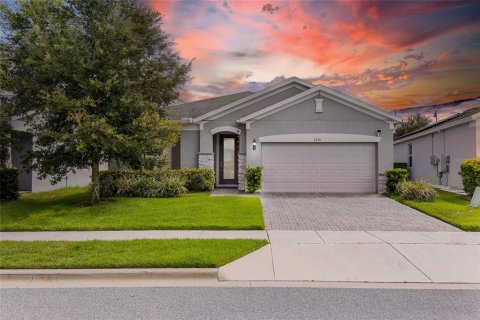 House in ESTATES AT LAKEVIEW PRESERVE in Winter Garden, Florida 3 bedrooms, 203.46 sq.m. № 1907768 - photo 1