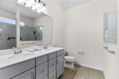 House in ESTATES AT LAKEVIEW PRESERVE in Winter Garden, Florida 3 bedrooms, 203.46 sq.m. № 1907768 - photo 23