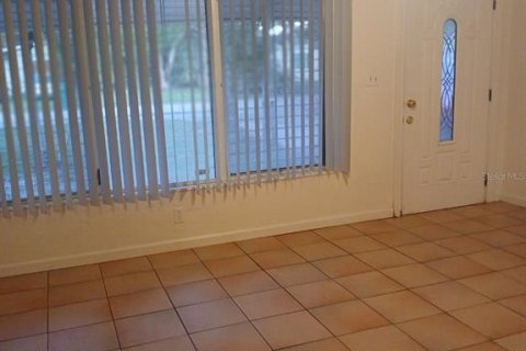 House in Saint Petersburg, Florida 3 bedrooms, 125.79 sq.m. № 2095575 - photo 16