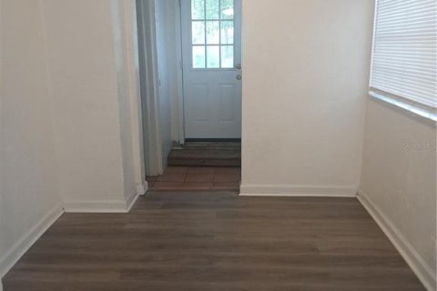 House in Saint Petersburg, Florida 3 bedrooms, 125.79 sq.m. № 2095575 - photo 7