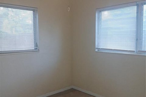 House in Saint Petersburg, Florida 3 bedrooms, 125.79 sq.m. № 2095575 - photo 26