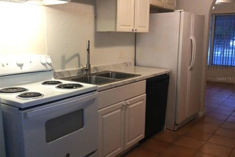 House in Saint Petersburg, Florida 3 bedrooms, 125.79 sq.m. № 2095575 - photo 6