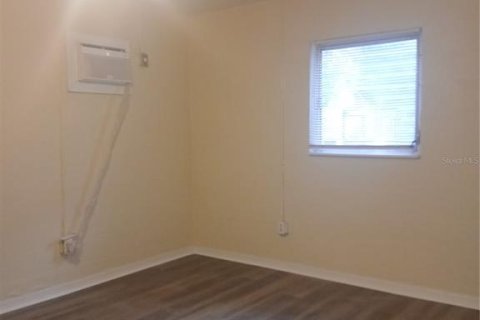 House in Saint Petersburg, Florida 3 bedrooms, 125.79 sq.m. № 2095575 - photo 21