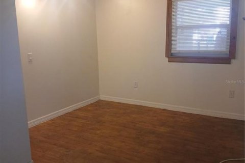 House in Saint Petersburg, Florida 3 bedrooms, 125.79 sq.m. № 2095575 - photo 23