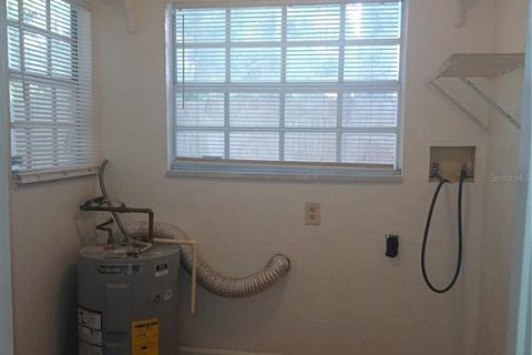 House in Saint Petersburg, Florida 3 bedrooms, 125.79 sq.m. № 2095575 - photo 17